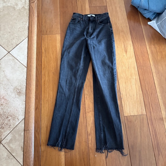 Abercrombie & Fitch Women's Black Straight Leg Jeans 90s straight ultra high ris - Picture 2 of 4